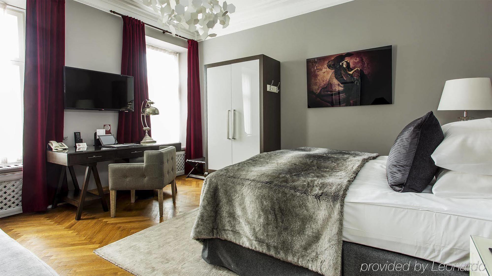 St. Petersbourg Hotel - Small Luxury Hotels Of The World Tallinn Buitenkant foto