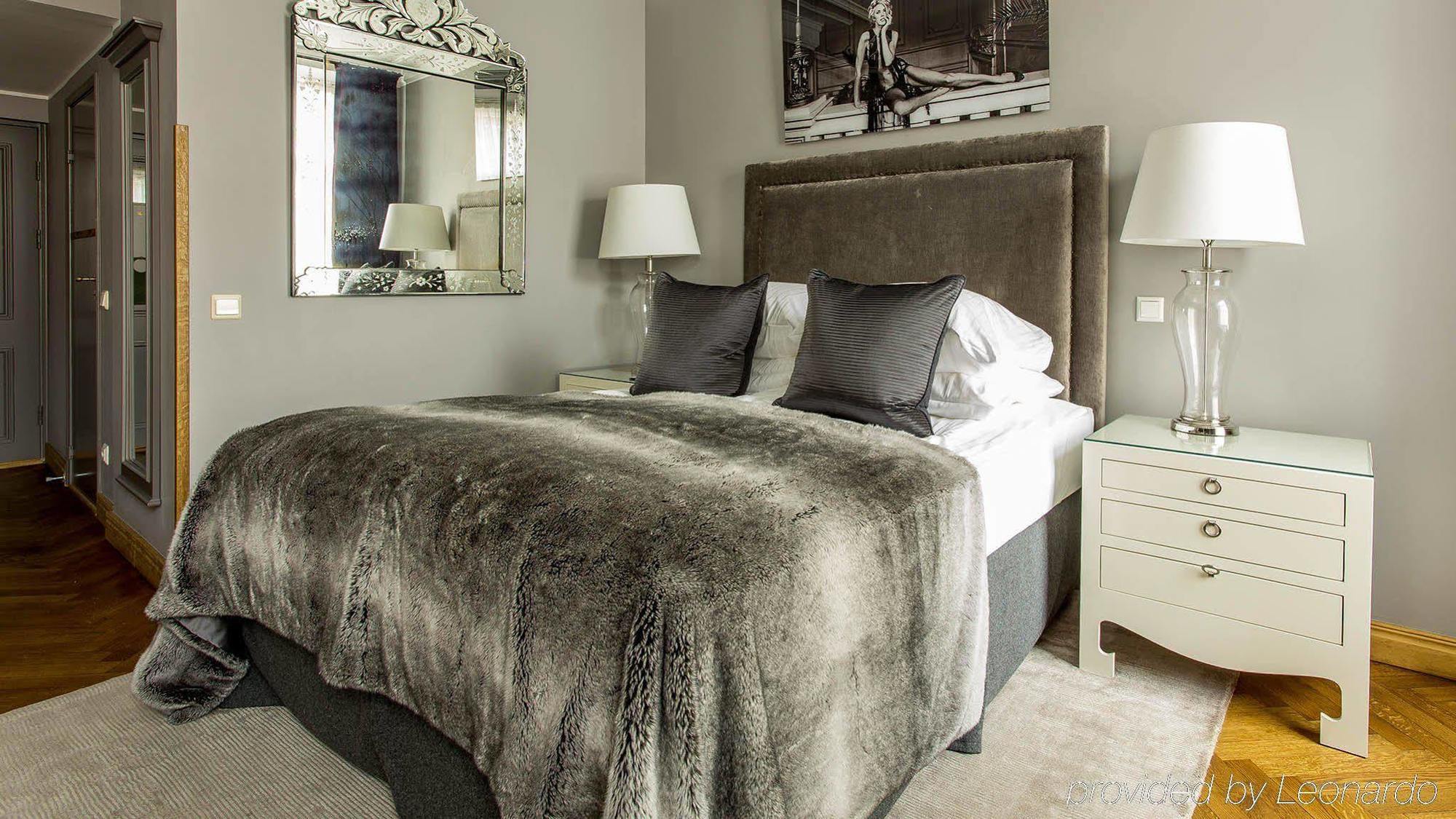St. Petersbourg Hotel - Small Luxury Hotels Of The World Tallinn Buitenkant foto