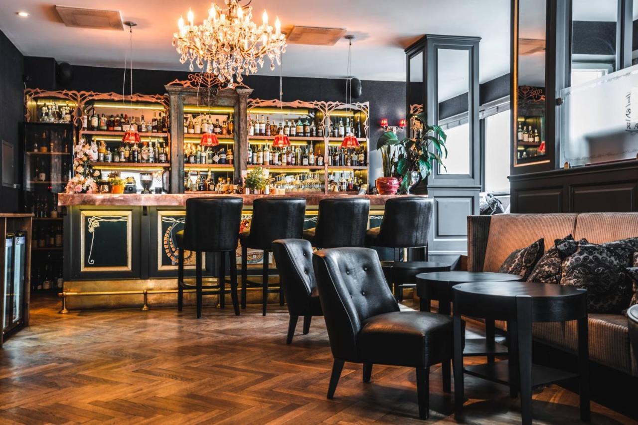 St. Petersbourg Hotel - Small Luxury Hotels Of The World Tallinn Buitenkant foto